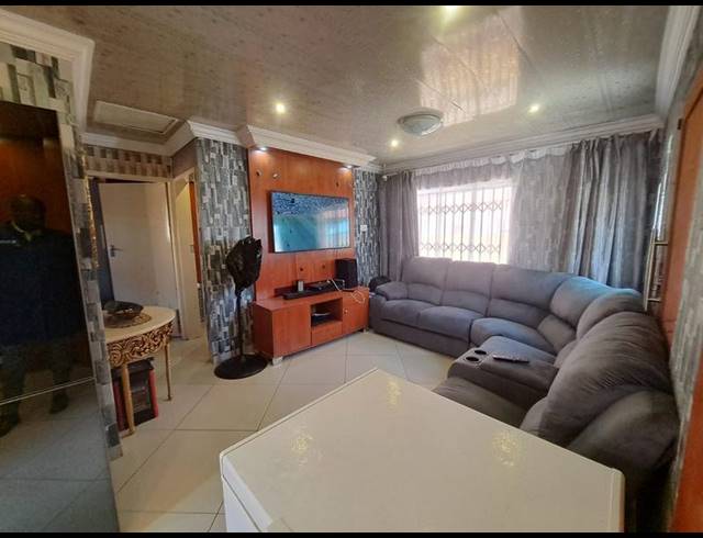 2 BEDROOM HOUSE FOR SALE IN SOSHANGUVE WW